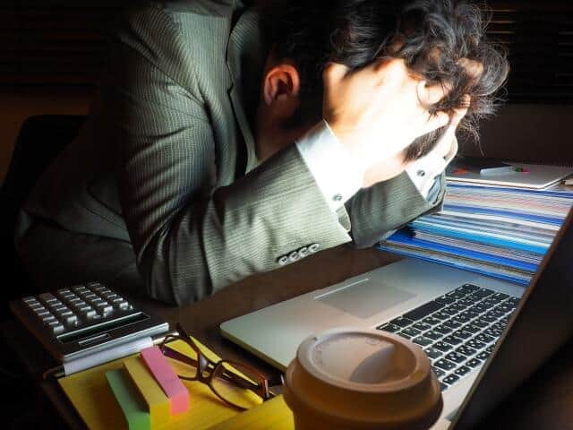 時間外・休日労働「80時間超え」はなお2.5％　減少傾向も「形式的」チェックにとどまる危うい実態（鷲尾香一）