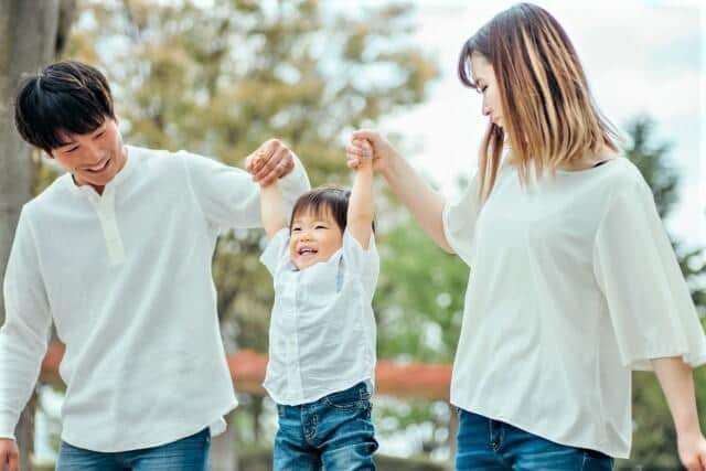 男性の育休「促進の予定なし」と経営幹部の半数が回答 「取得するなら退職しろ」とは酷すぎる！