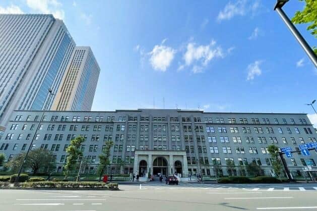 「最強官庁」財務省の事務次官が永田町を揺らしている