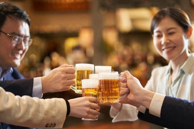 「部下が上司におごる」時代なのか？投稿で炎上...催促続くけど本気？ただの冗談？ 専門家に聞いた（2）