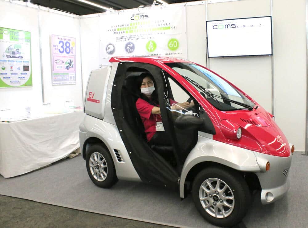 トヨタ車体の超小型BEV「コムス」（B・COMタイプ）の全体像（撮影：会社ウォッチ編集部）