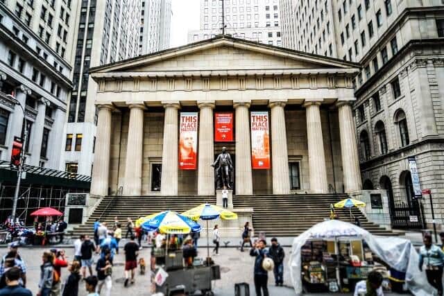 米ウォール街の街並み