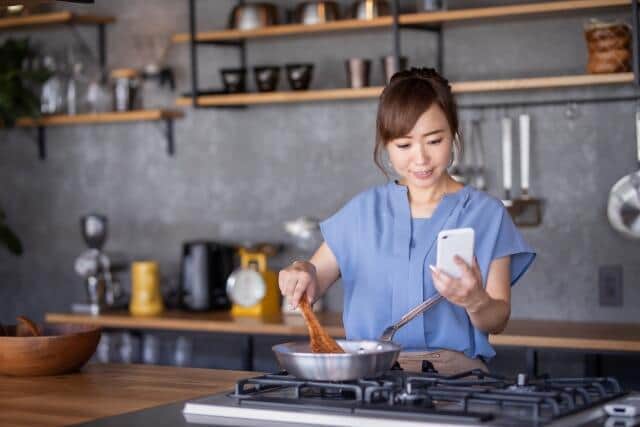 創意工夫を凝らし、楽しんでごちそうを（写真はイメージ）