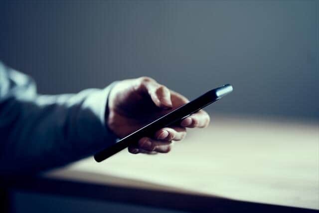 ネット上の誹謗中傷　女性よりも男性、年齢が低い人ほど多い傾向　被害受けやすい属性、行動、投稿内容とは？（鷲尾香一）