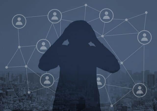 ネット上の誹謗中傷　ジャーナリストの場合、男性よりも女性が多い傾向　話題の出来事の議論から「攻撃」に（鷲尾香一）