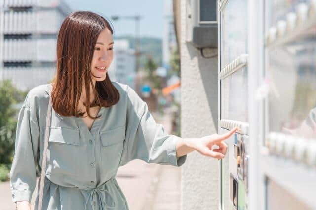 いま、多彩な自販機が話題に　アートグッズの自販機ってなんだ？【2：街中で気になった編】