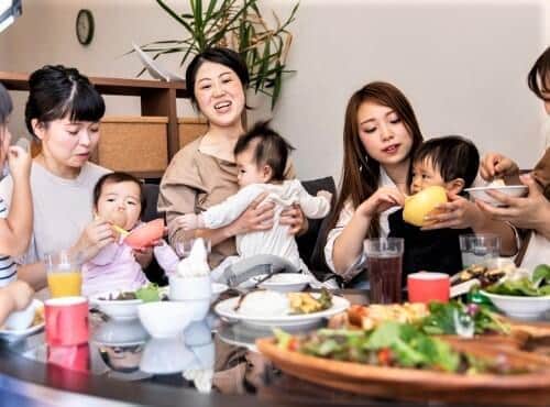 「社員の送別会に子連れ、タダ食いの派遣女性ってアリ？」正社員男性の怒りの投稿が炎上！　非常識で図々しい？よくある話で大らかに？...専門家に聞いた（2）