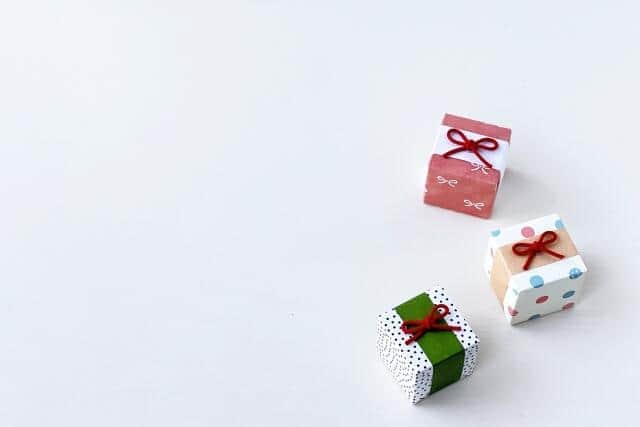 入園入学・卒業のお祝い、金額の相場は？　3位「5000円未満」、2位「1万～2万円未満」、1位は？