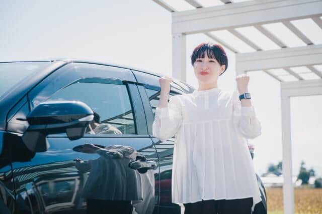 女性が「通勤時に乗りたい国産車」　3位サクラ（日産）＆フィット（ホンダ）、2位アクア（トヨタ）、1位は？