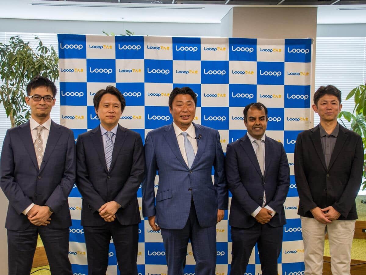 「Looop」創業者・中村創一郎氏ら（2025年7月17日撮影）