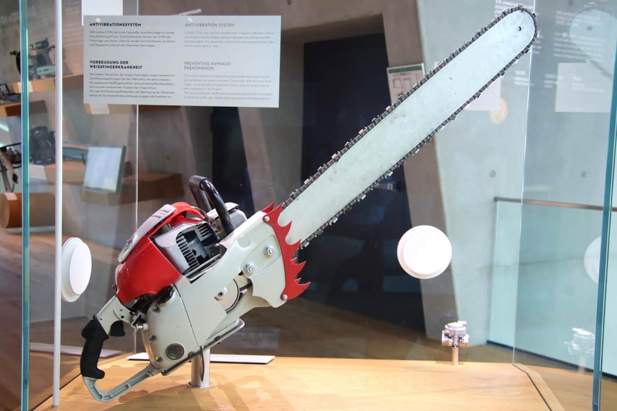 革命的なチェーンソーと表現された「CONTRA」