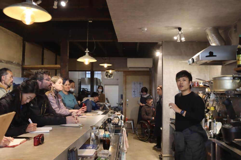 写真右手前が「丸五Spice Up」を立ち上げた首藤義敬さん