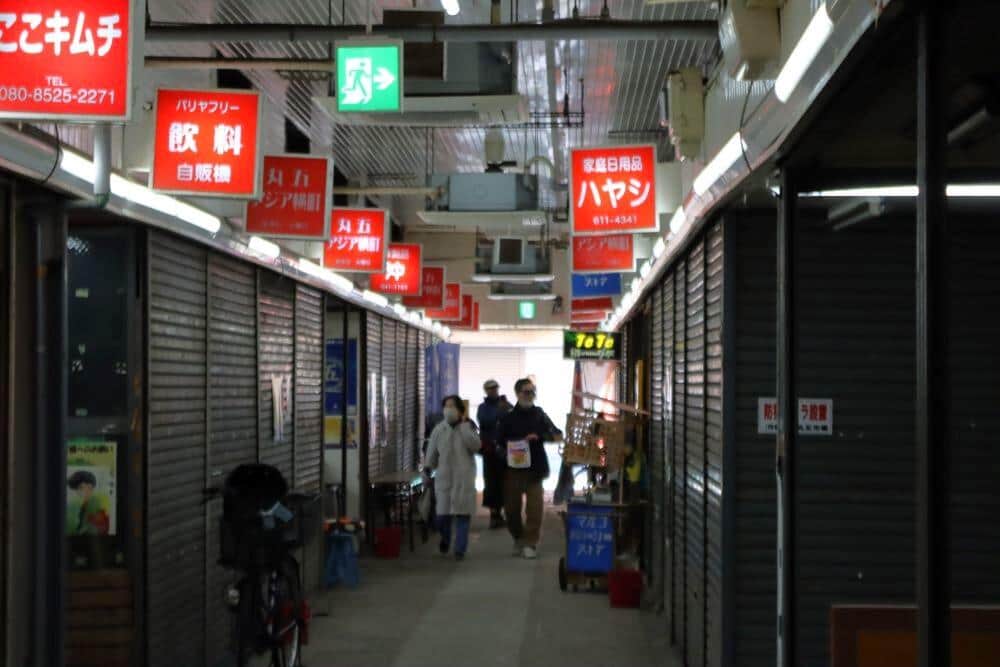 神戸・新長田の丸五市場。市の空き家活用制度を取り入れた「丸五Spice Up」がある