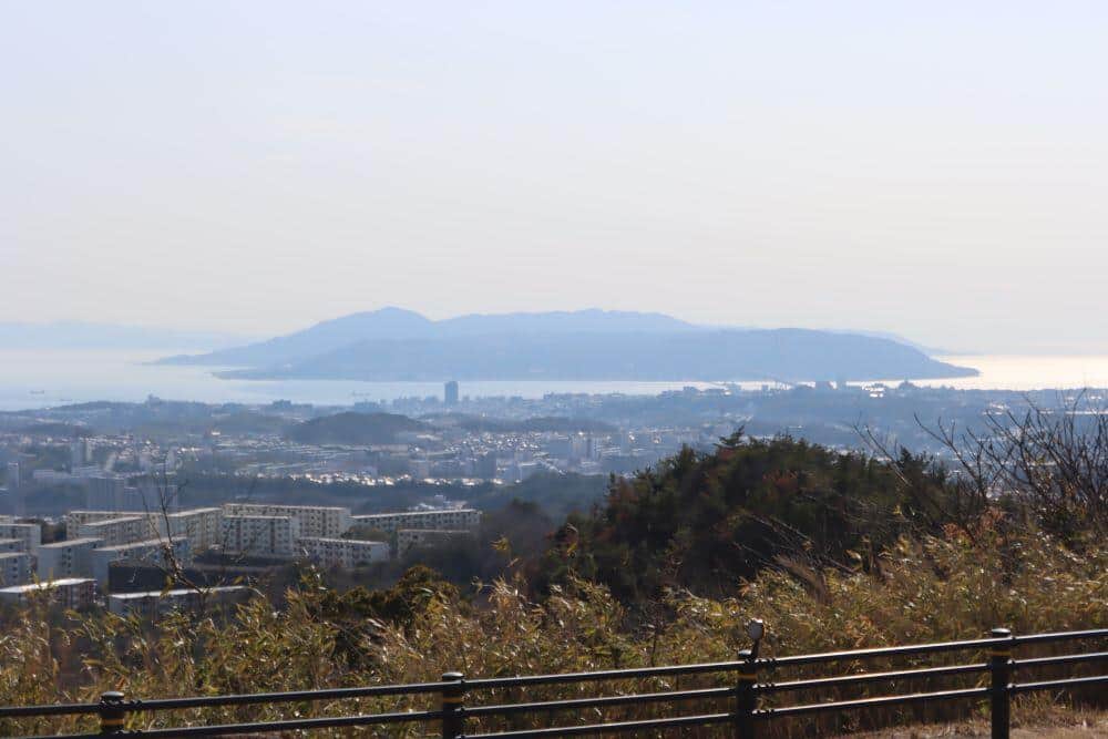 神戸市立「鵯越合葬墓」からの展望