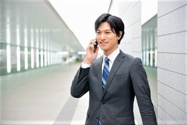 ドコモ Au ソフトバンク大手3社独占 プラチナバンド を楽天にも 携帯電話業界がどう変わる J Cast 会社ウォッチ 全文表示