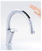 スリムで登場、手かざすだけの台所用水栓