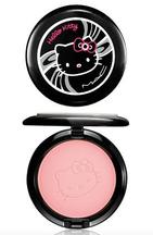 「黒いキティ」はこんなにカワいい！