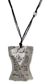 えっ、タクシーのレシートがネックレスに?!