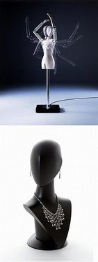 動くマネキンという驚き　「フラワー・ロボティクス」