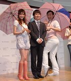 「MOTTAINAI」から大事に使って　モデルらが「マイ傘」披露