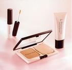 若肌に仕上げるパウダーファンデ