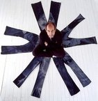 洗い加工に「レーザー」使用　エコな仏ブランドジーンズ