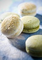 豆腐の濃厚さで攻める「男前マカロン」