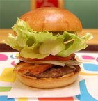 こんなベーコン見たことない！　「絶妙BLTバーガー」の新食感とは