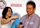 堀北真希にデレデレ　W杯長友、ロッテ会見でレッドカード
