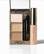 シミを消し、目元うるおう　カネボウ「ルナソル」から新コンシーラー