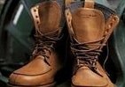 「メイド イン アメリカ」へのこだわり　伝統製法で仕上げたレザーブーツ