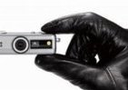 気分は「ジェームズ・ボンド」か　遊べるデジタルスパイカメラ