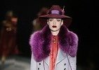 GUCCI×冨永愛　「2100円」チャリティーファッションショー