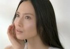 約5年ぶりに登場、中谷美紀が「ハイチオール」CMで魅せる「凛」とした女性像
