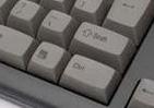 「懐かしい電子式タイプライター」イメージ　指になじみやすいキーボード