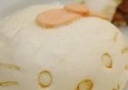 罪悪感さらにアップ？　「ハローキティ肉まん」食べてみた