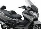 「最上級スクーター」に新型　スズキ「スカイウェイブ650LX」