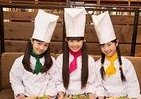 さくら学院クッキング部が「ハンバーガー」考案　タワレコカフェで11日から