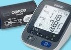 文字と光で「測定正しいか」知らせる　オムロン「上腕式血圧計」