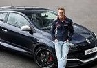 ルノー「レッドブル」仕様の限定車　2012年F1タイトル獲得記念