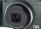 リコーコンデジGRに世界5000台限定バージョン　重厚感あるグリーンボディー