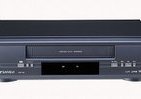 お蔵入りVHSをデジタルに再生　サンスイの再生専用プレーヤー