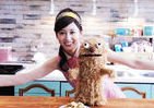 レトロ衣装の前田敦子がカントリーマアムの魅力を動画で紹介