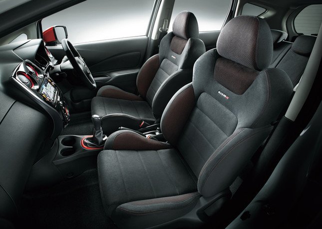 専用スエード調スポーツシート（ノートNISMO S）