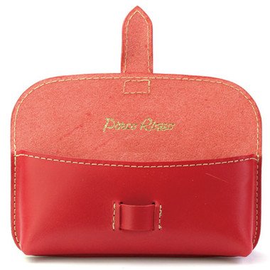 専用革を使用したメガネケース