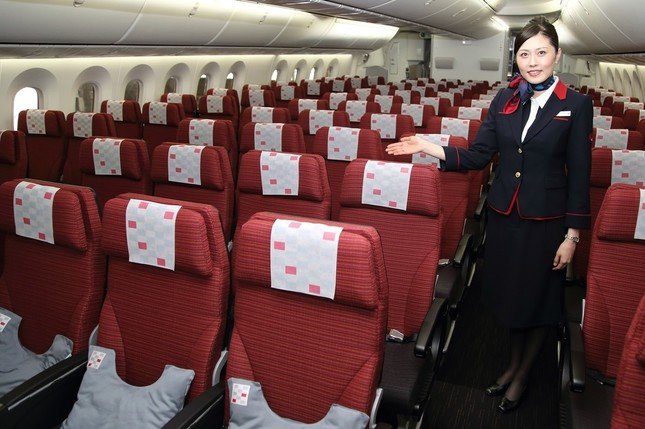 エコノミークラスの座席の前後間隔は5センチ広がった