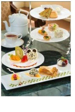 かわいいミッキーが微笑む、アフタヌーンティーセットイメージ