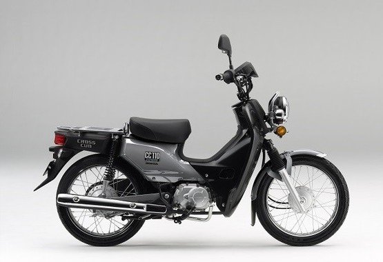 クールな印象のボスグレーメタリック登場！