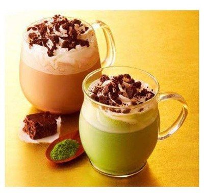 スプーンを使う飲み方が新しい「ブラウニーモカ」「ブラウニー抹茶ホワイトモカ」