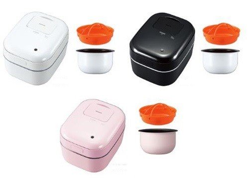 カラーはハク、スミ、サクラの3色